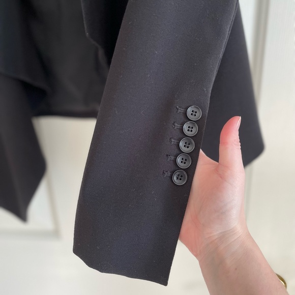 Work wardrobe staple, black BCBGMaxAzria open front draped blazer, w/pockets! - Picture 3 of 9